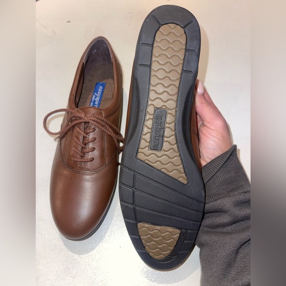 Easy spirit anti gravity Oxford shoes size 9 1/2 - Picture 3 of 8